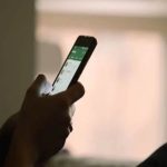 पड़ोसन से वीडियो कॉल न मिलने पर युवक ने की आत्महत्या: गंभीर मामला