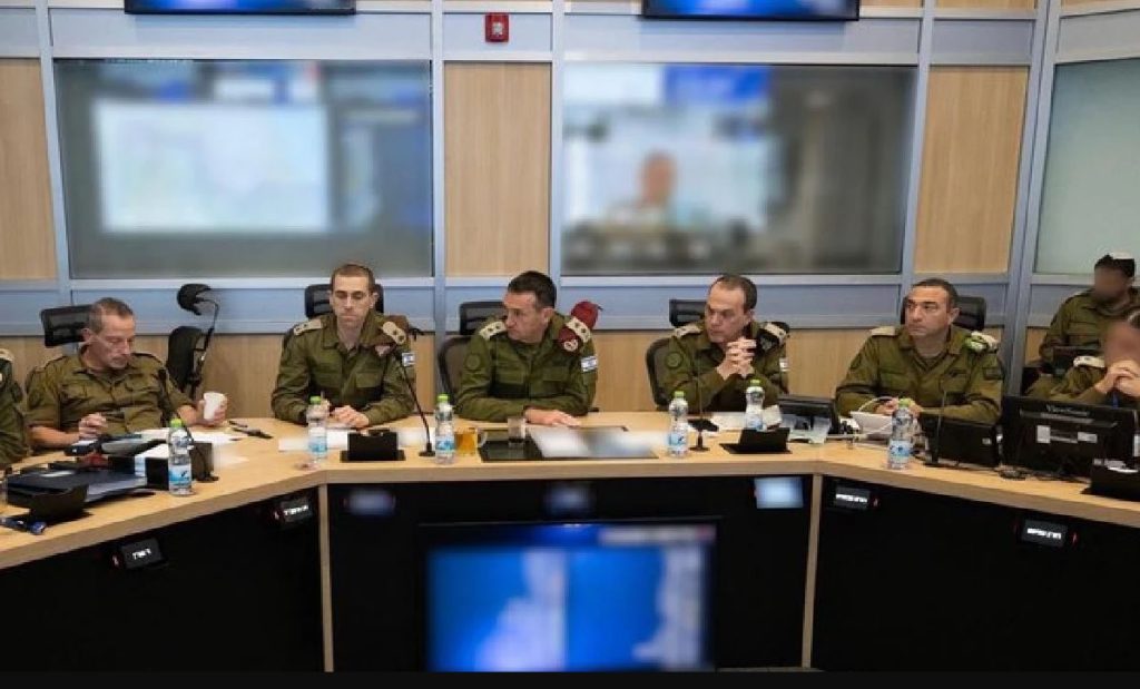 इजरायल ने बिछा दी लाशें, पेजर अटैक के बाद अब लेबनान में एक साथ फटे वॉकी-टॉकी