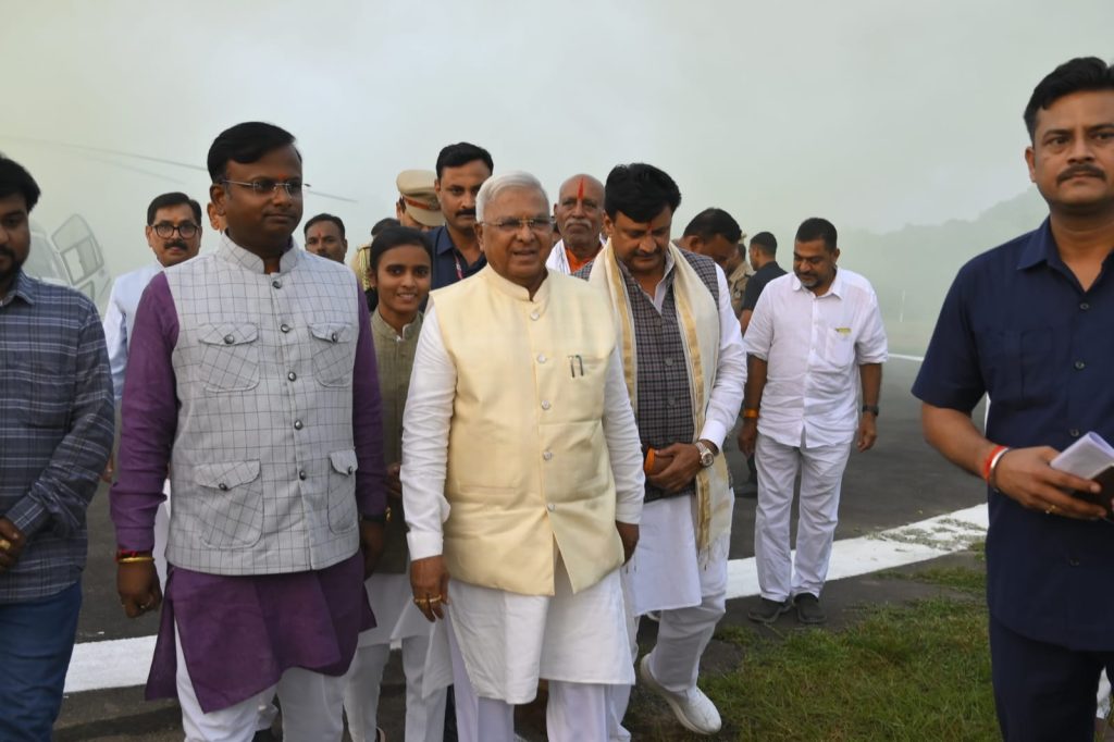 चित्रकूट- राज्यपाल मंगुभाई पटेल दो दिवसीय प्रवास पर  पहुंचे चित्रकूट।