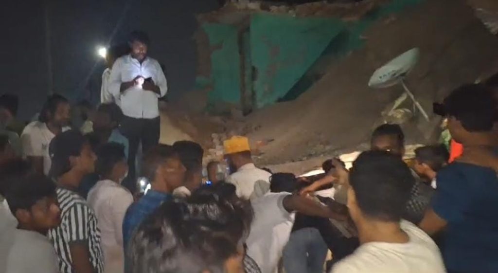 बुलंदशहर जिले के सिकंदराबाद में मकान में फटा सिलेंडर, मकान जमीदोंज, पुलिस मौक़े पर