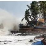 चक्रवात दाना के कारण बंगाल-ओडिशा में तेज हवा-ऊंची लहरें