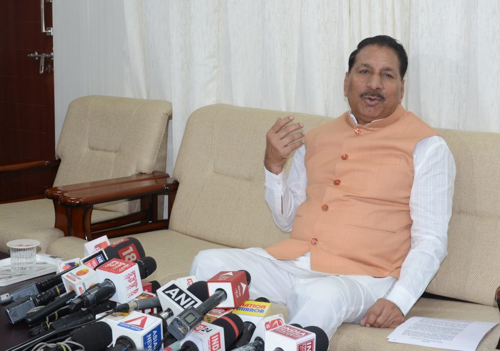 भोपाल- प्रदेश में उर्वरकों की कोई कमी नहीं है : कृषि मंत्री श्री कंषाना ।