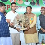 मुख्यमंत्री ने T20 क्रिकेट टीम के कप्तान सूर्य कुमार यादव का किया सम्मान