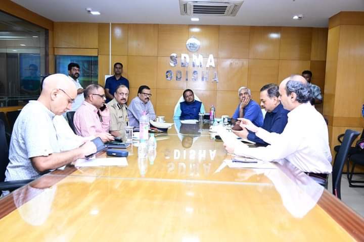 चक्रवात ‘दाना’ : लैंडफॉल के बाद सीएम माझी ने की स्थिति की समीक्षा