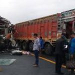 कन्नौज जिले में आगरा-लखनऊ एक्सप्रेस वे पर हुई सड़क दुर्घटना में करीब दो दर्जन यात्री घायल