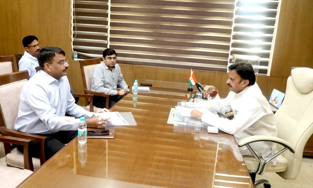 ग्रामीण चिकित्सकीय सेवाओं को सशक्त करना शासन की सर्वोच्च प्राथमिकता : उप मुख्यमंत्री राजेन्द्र शुक्ल