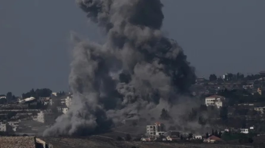 इजराइल की लेबनान पर भारी बमबारी जारी, फिलिस्तीन शरणार्थी कैंप पर पहली बार हमला