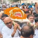 बिहार कोकिला शारदा सिन्हा – अंतिम यात्रा पर बज रहा उनका गाया छठ गीत