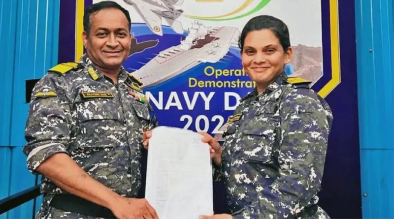 नौसेना के इतिहास में पहली बार: भाई-बहन ने एक ही समय में संभाली युद्धपोतों की कमान