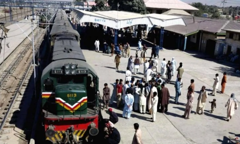 पाकिस्तान – बलूचिस्तान में रेलवे स्टेशन पर भीषण बम विस्फोट, 20 लोगों की मौत की खबर, 30 घायल