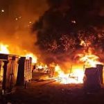 दिल्ली के गीता कॉलोनी में भीषण आग, झुग्गियों में भारी नुकसान, दमकल की 12 गाड़ियां मौके पर