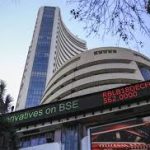 शेयर बाजार में बड़ी गिरावट: सेंसेक्स 1100 अंक लुढ़का, निफ्टी 24,400 के नीचे फिसला