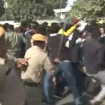 पटना: बीपीएससी कार्यालय के सामने छात्रों पर पुलिस लाठीचार्ज, कई घायल, तनाव का माहौल