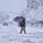 अमेरिका में बर्फीले तूफान का कहर: तीन राज्यों में इमरजेंसी घोषित, करोड़ों लोग प्रभावित