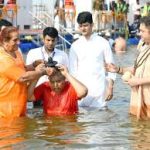 उपराष्ट्रपति धनखड़ ने महाकुंभ में आस्था की डुबकी लगाई