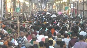 महाशिवरात्रि पर्व पर काशी में उमड़ा श्रद्धालुओं का जनसैलाब