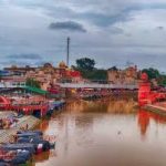 बसंत पंचमी के दिन चित्रकूट में रामघाट में पवित्र मंदाकिनी नदी में लाखो श्रद्धालुओं ने किया स्नान