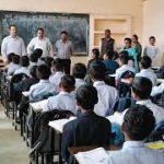 दो शिक्षकों को नोटिस, दो निलंबित