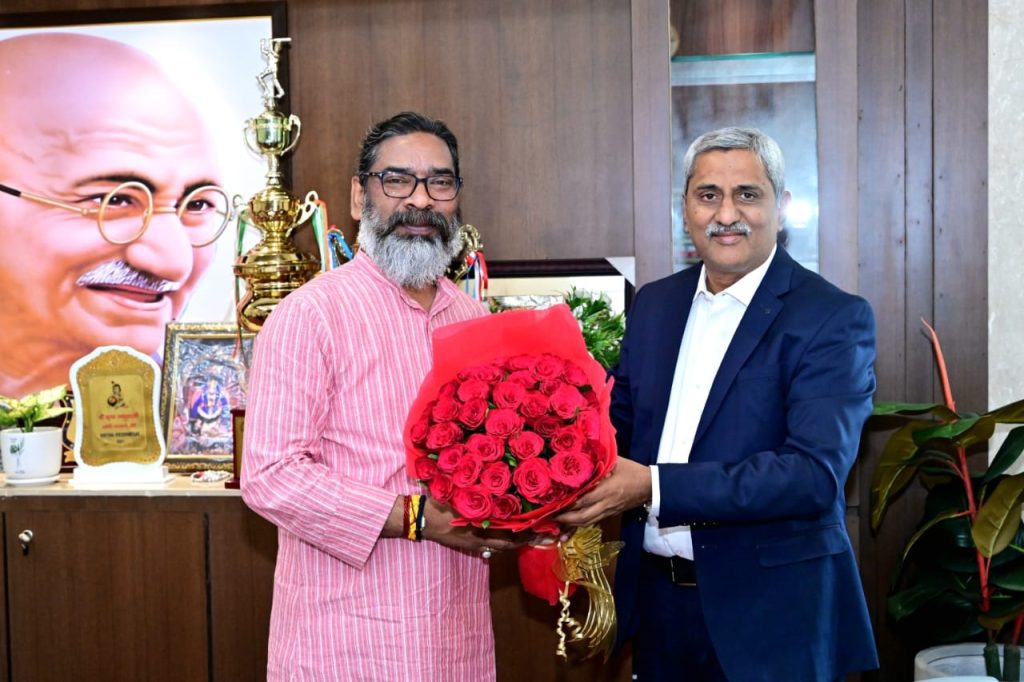 कोल इंडिया के अध्यक्ष पी.एम.प्रसाद ने मुख्यमंत्री हेमंत सोरेन से की मुलाकात