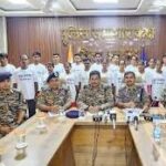 छत्तीसगढ़: सुकमा में 22 नक्सलियों ने पुलिस-CRPF के सामने आत्मसमर्पण किया।