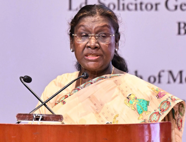 राष्ट्रपति द्रौपदी मुर्मू पहुंची बरेली