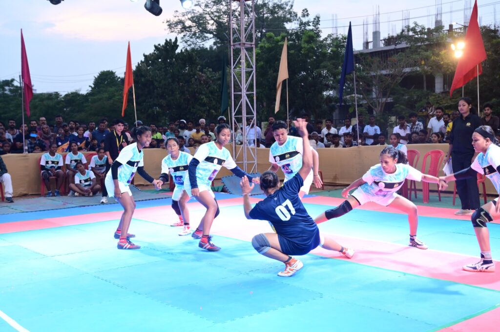 महिला प्रीमियर कबड्डी लीग में खिलाड़ियों ने दिखाए दमखम