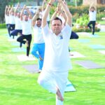 मुख्यमंत्री आवास में योगाभ्यास