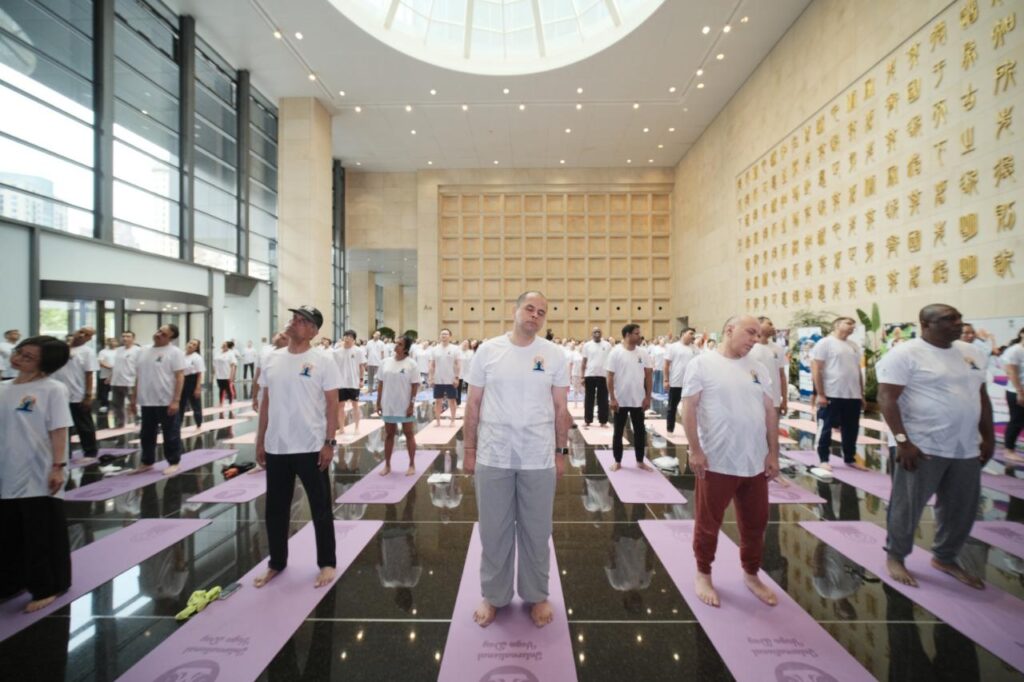 शंघाई में भारत के महावाणिज्य दूतावास ने किया योग दिवस का आयोजन