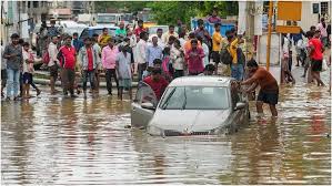 बेंगलुरु में कुदरत का कहर: तेज बारिश और तूफानी हवाओं से 5 की मौत, शहर अस्त-व्यस्त