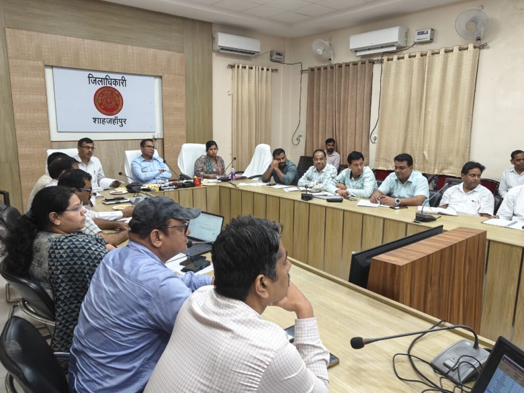 60% से कम कार्य करने वाले चिकित्सकों का जुलाई माह का वेतन रोकने के निर्देश