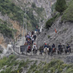 अमरनाथ यात्रा स्थगित, बालटाल और पहलगाम दोनों रास्ते बंद