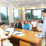 भोपाल – रक्षा मंत्री राजनाथ सिंह रायसेन में करेंगे रेल कोच निर्माण इकाई का भूमिपूजन, मुख्यमंत्री से बीईएमएल के अधिकारियों ने की भेंट