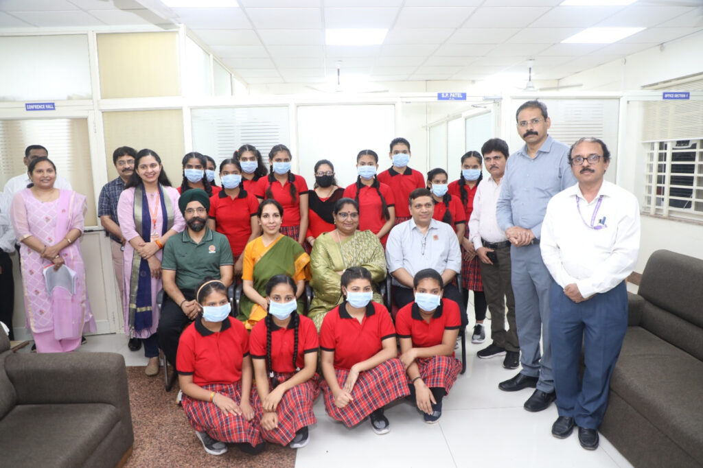 भोपाल- संघर्ष से सफलता तक : बालिका गृह की बेटियों ने जीता अंतर्राष्ट्रीय शतरंज चैंपियनशिप में स्वर्ण, मंत्री सुश्री भूरिया से मिली चैम्पियन बालिकाएं