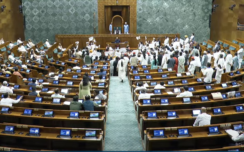 संसद सत्र: लोकसभा में 2 विधेयकों पर चर्चा, कई प्राइवेट बिल होंगे पेश