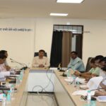 नर्मदापुरम- विभागीय जांच एवं अन्य जांचों को छोड़कर किसी भी स्थिति में कर्मचारियों के पेंशन प्रकरण लंबित न रहे : कमिश्नर