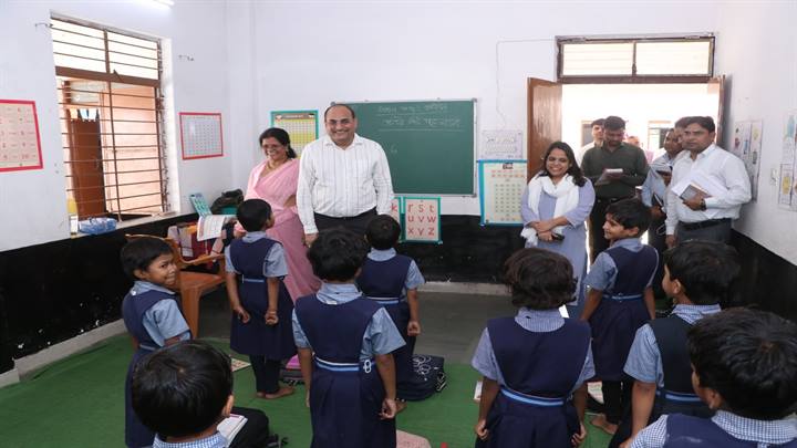 डिंडोरी- संभागायुक्‍त ने किया जिले में शहपुरा का दौरा कर की योजनाओं की जिला स्तरीय समीक्षा