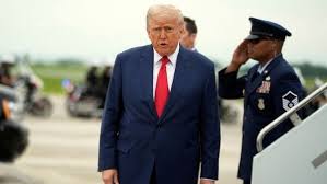 ट्रंप ने 12 देशों पर लगाया यात्रा प्रतिबंध—9 जून से लागू, कई देशों को पूरी तरह, कुछ को आंशिक रूप से रोका