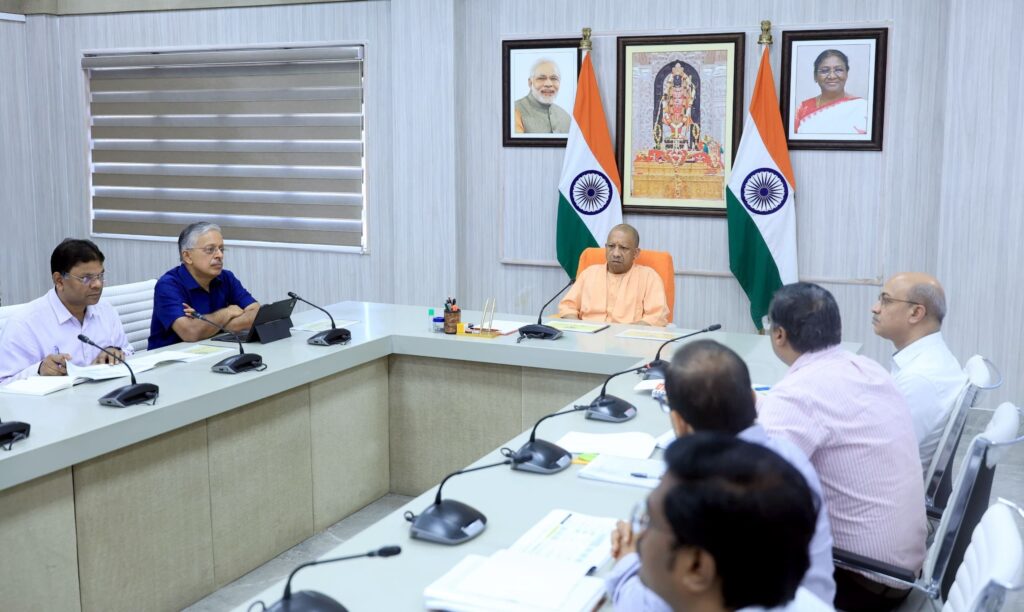 यूपी में ड्रोन से दहशत फैलाने वालों पर योगी सरकार सख्त