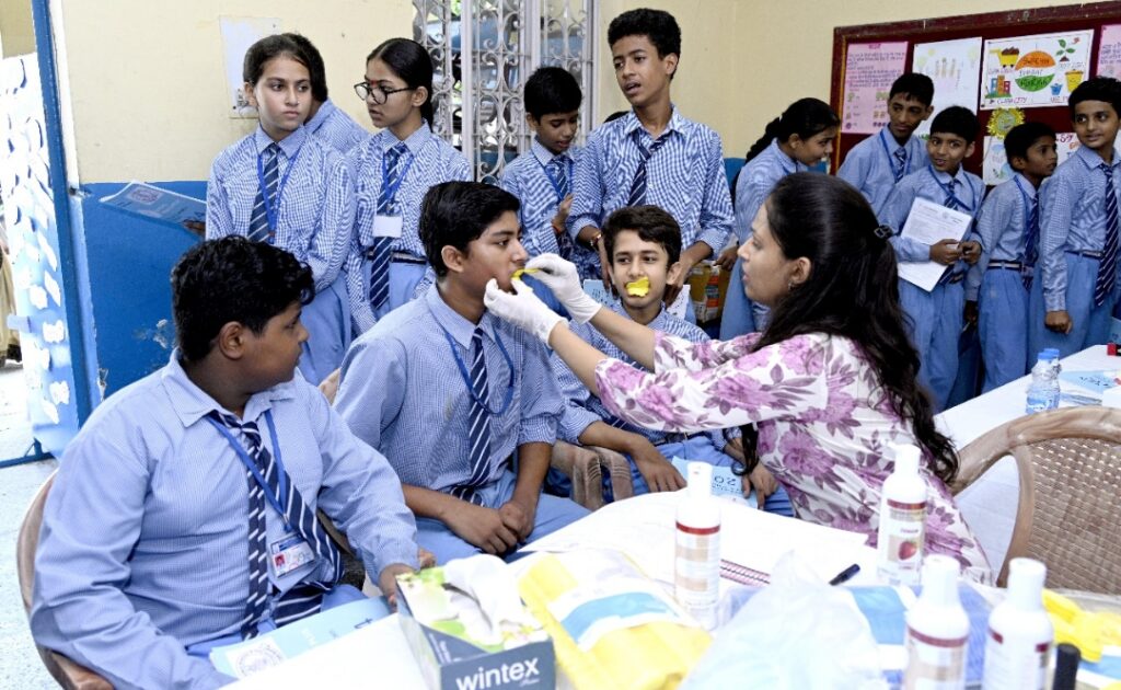 विवेकानंद स्कूल में स्वास्थ्य जांच शिविर: छात्रों के बेहतर भविष्य की पहल