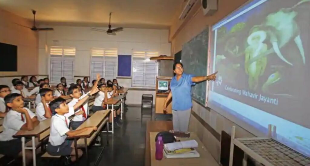 Education is a Right, Not a Commodity: केरल से क्या सीख सकता है पश्चिम बंगाल