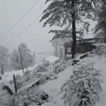 जम्मू क्षेत्र: भारी बर्फबारी से हाईवे संपर्क बाधित, बहाली प्रयास तेज