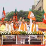 पश्चिम बंगाल में चुनावी रैली के दौरान भाजपा नेताओं का संबोधन और बड़ी संख्या में मौजूद समर्थक।